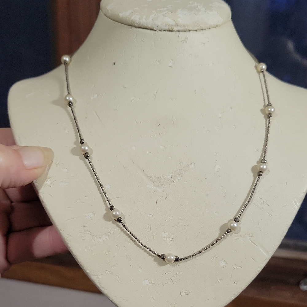 Elegant Silver Pearl Necklace